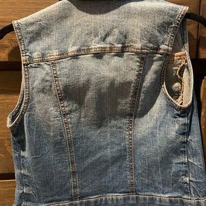Jean Vest